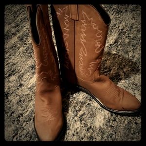 Leather cowgirl boots